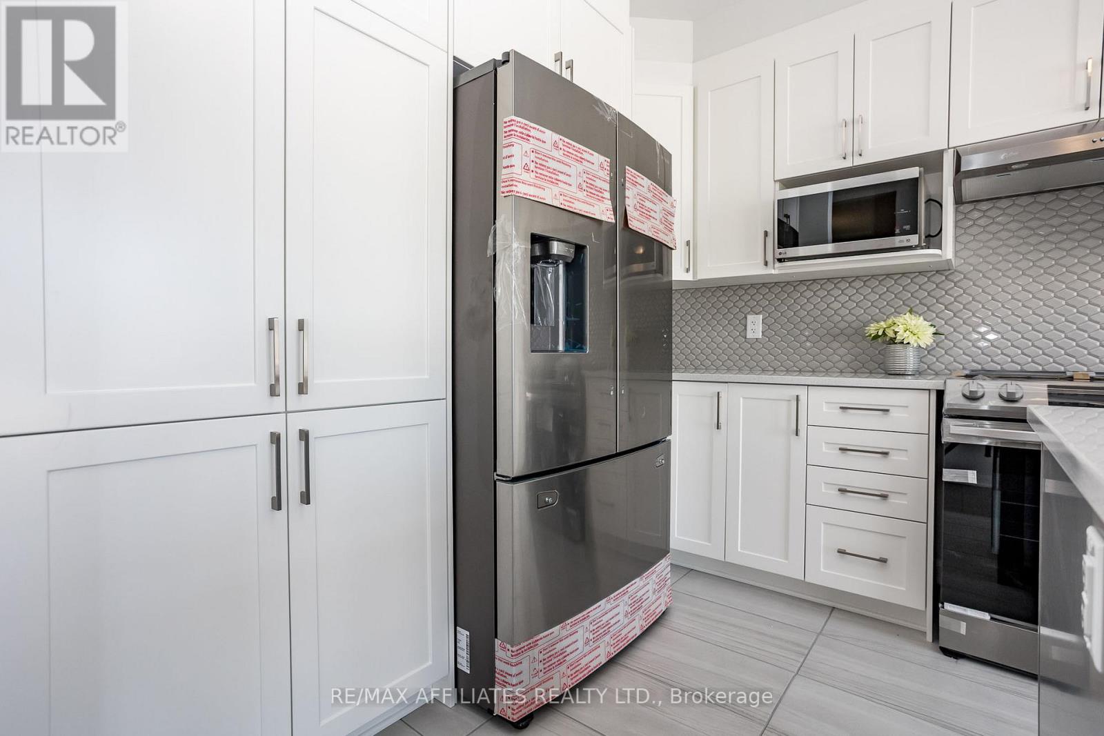 850 Cappamore Drive, Ottawa, Ontario  K2C 3H2 - Photo 12 - X12478749