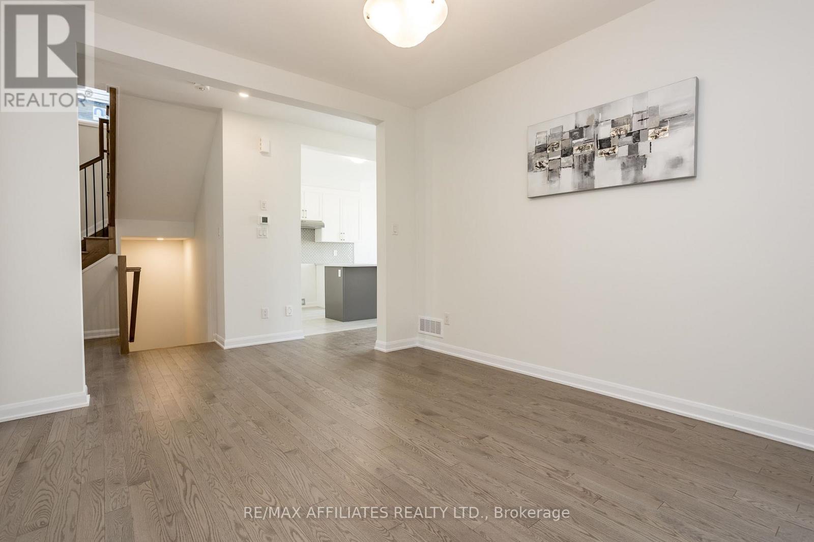 850 Cappamore Drive, Ottawa, Ontario  K2C 3H2 - Photo 5 - X12478749