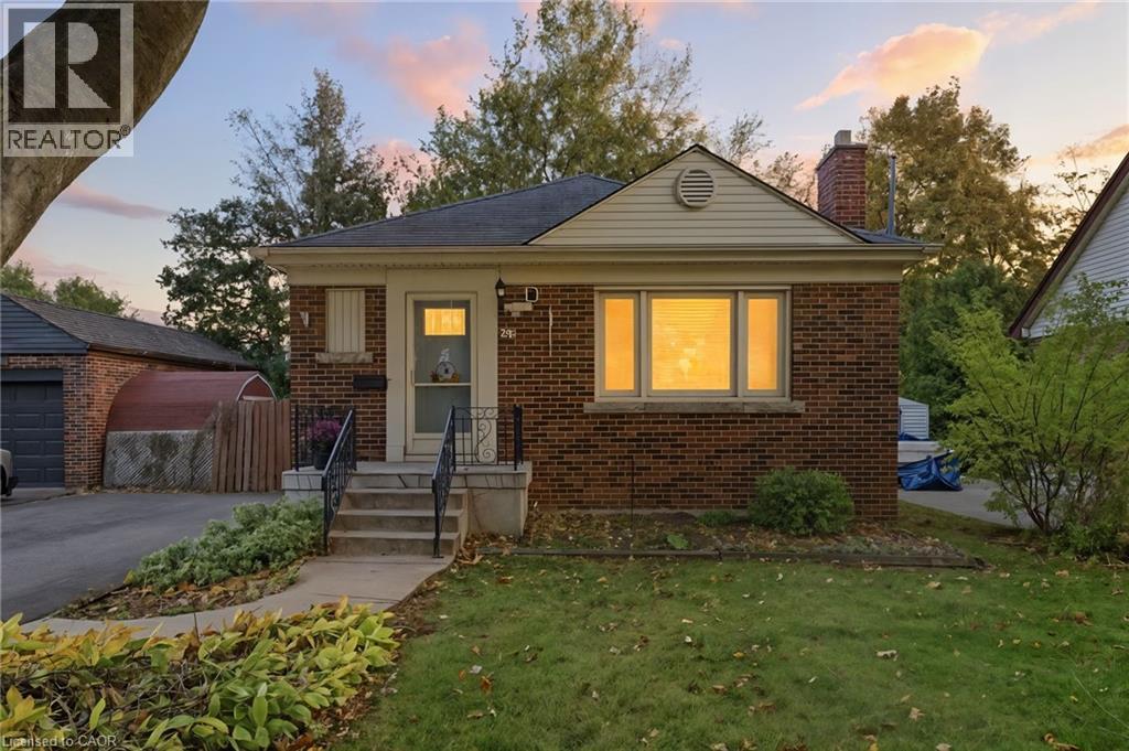 298 Sanatorium Road, Hamilton, Ontario  L9C 2A2 - Photo 2 - 40790646