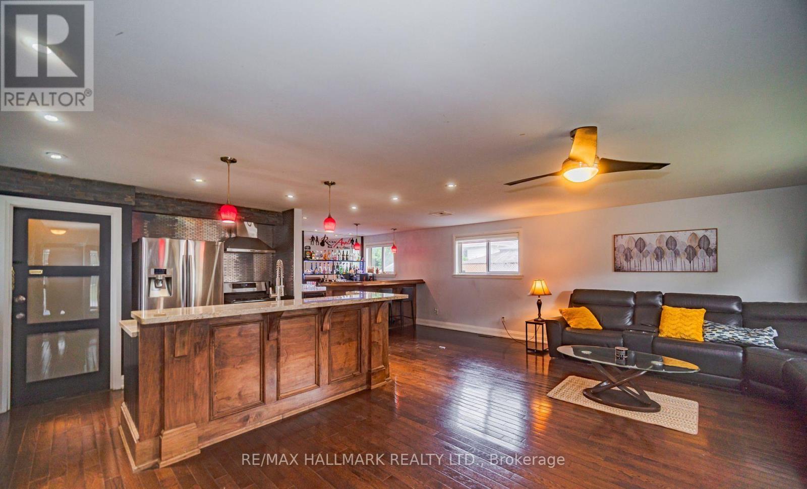 4 Devins Drive, Aurora, Ontario  L4G 2Z1 - Photo 19 - N12579476