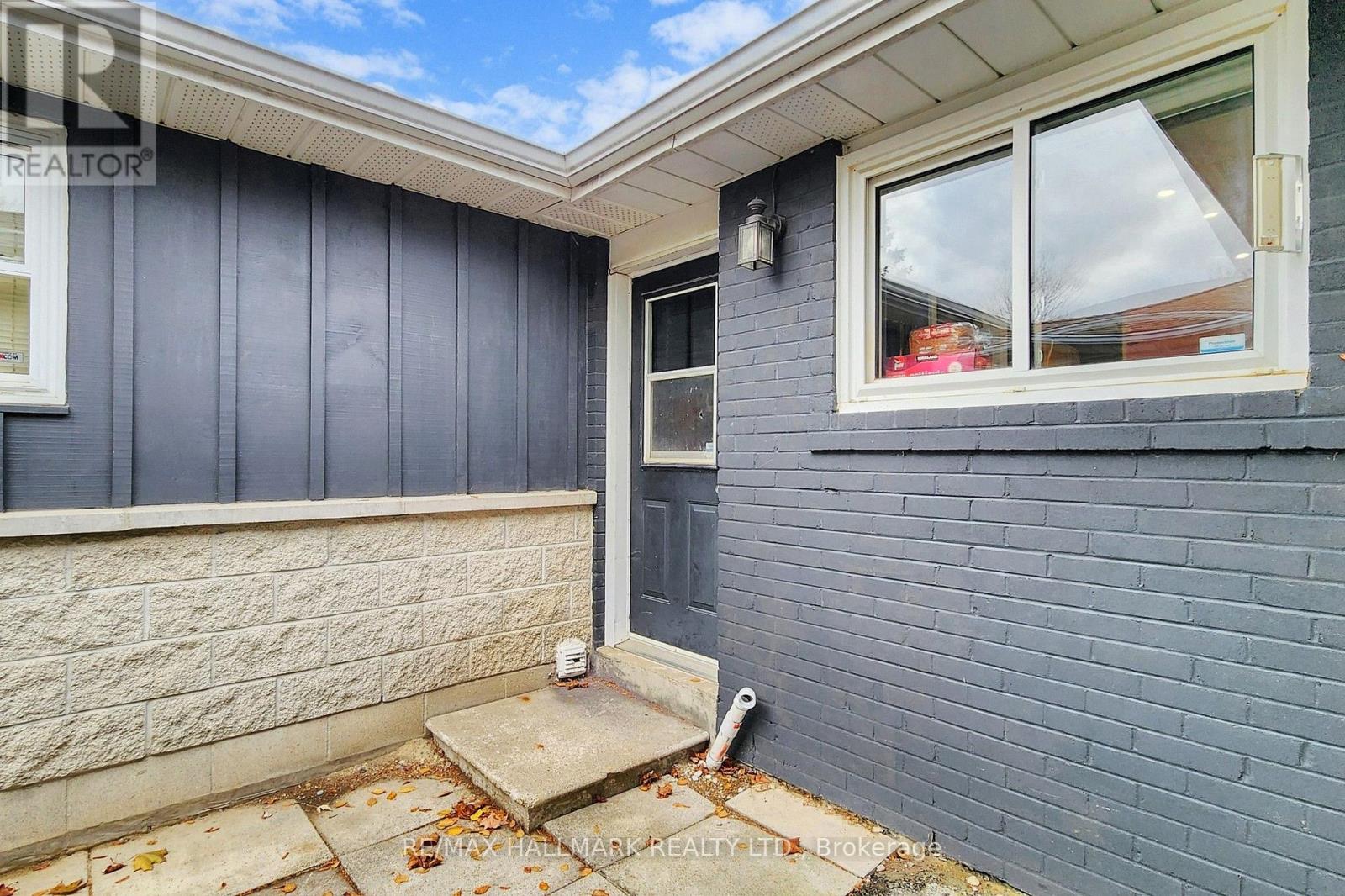 4 Devins Drive, Aurora, Ontario  L4G 2Z1 - Photo 27 - N12579476