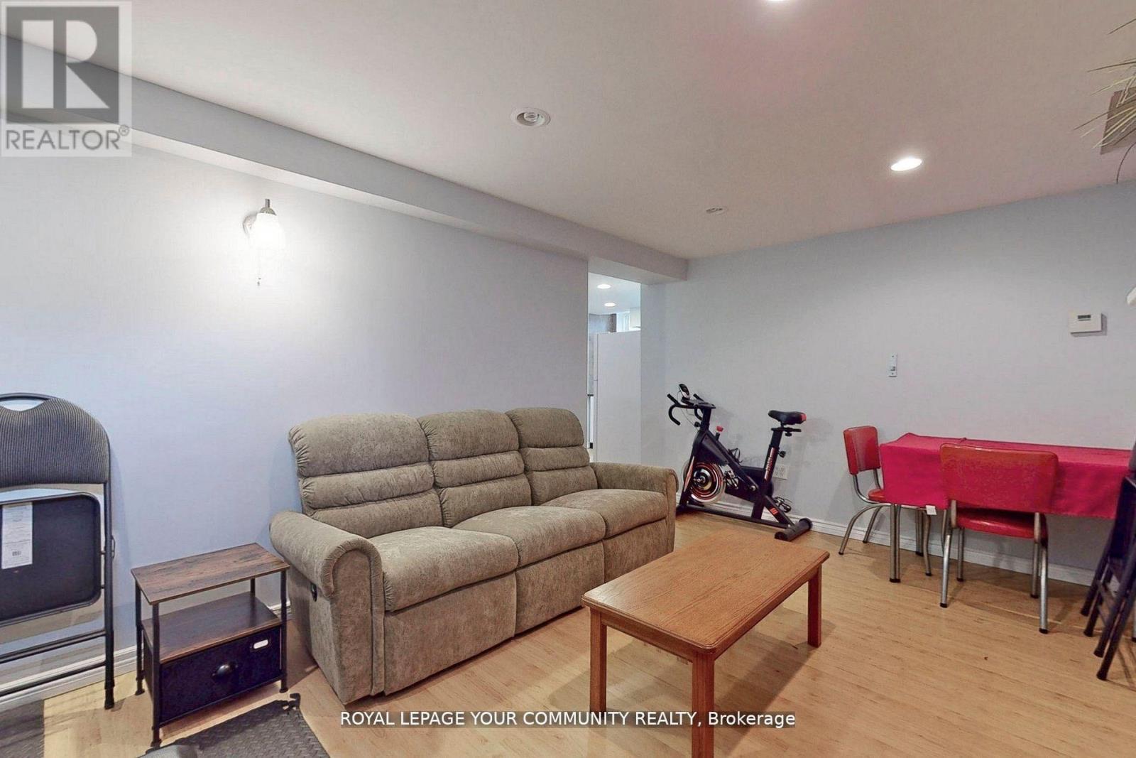 520 Stone Road, Aurora, Ontario  L4G 6Z7 - Photo 3 - N12579478