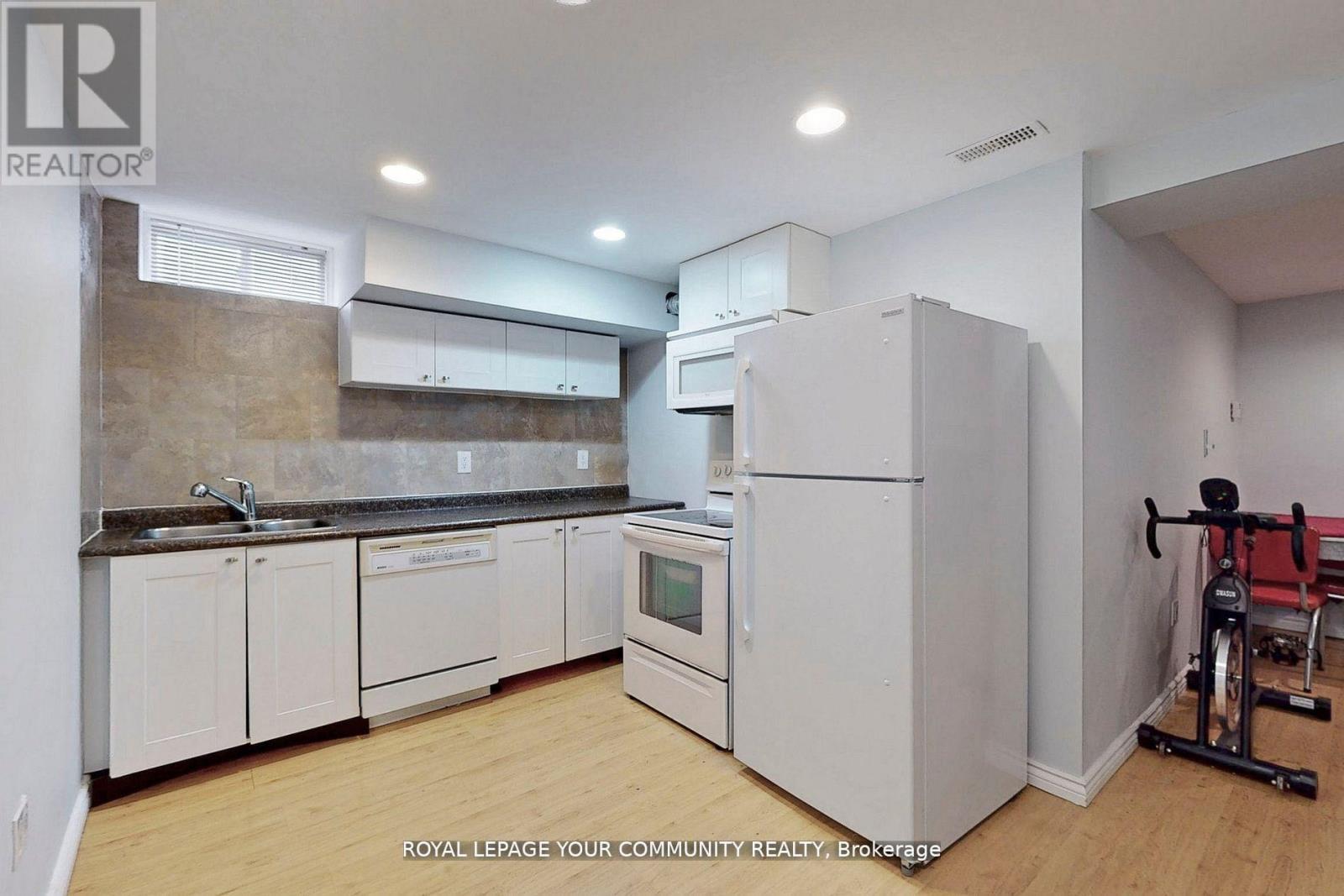 520 Stone Road, Aurora, Ontario  L4G 6Z7 - Photo 6 - N12579478