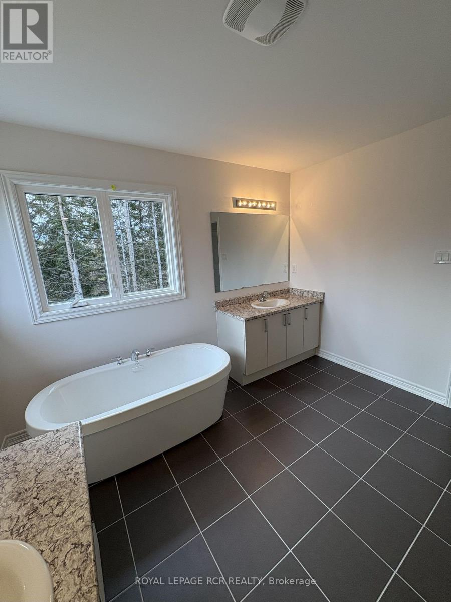 60 Baycroft Boulevard, Essa, Ontario  L3W 0M1 - Photo 17 - N12579494