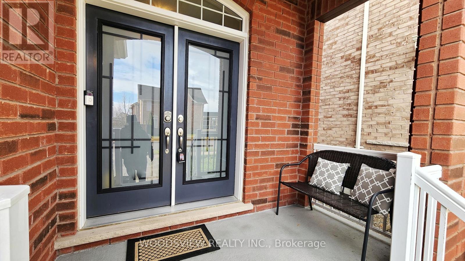 2220 Dawson Crescent, Innisfil, Ontario  L9S 0G9 - Photo 2 - N12579500