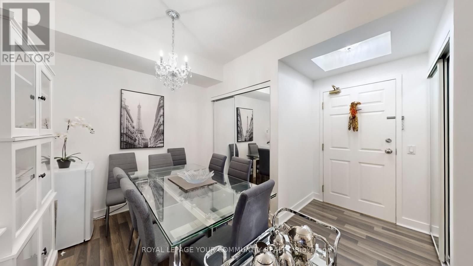 111 - 7398 Yonge Street, Vaughan, Ontario  L4J 8J2 - Photo 12 - N12579524