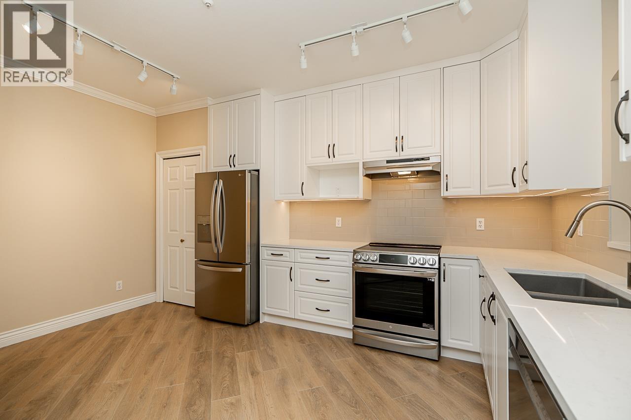 218 3098 Guildford Way, Coquitlam, British Columbia  V3B 7W8 - Photo 8 - R3045194