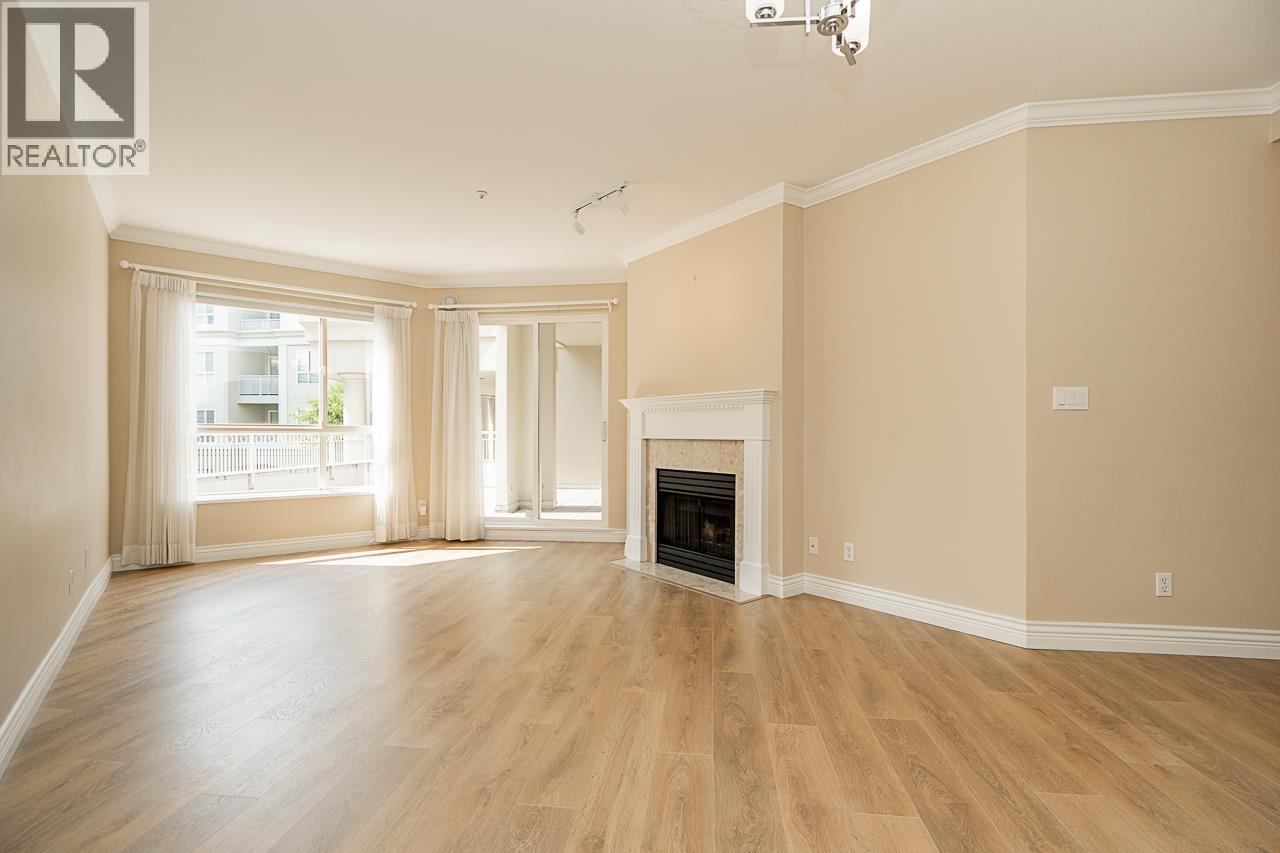 218 3098 Guildford Way, Coquitlam, British Columbia  V3B 7W8 - Photo 2 - R3045194