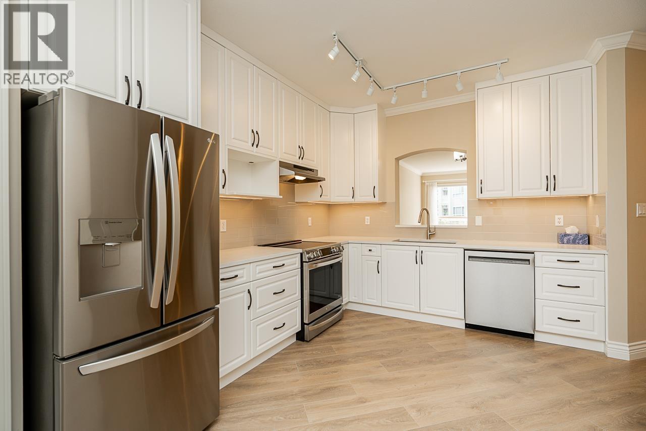 218 3098 Guildford Way, Coquitlam, British Columbia  V3B 7W8 - Photo 11 - R3045194