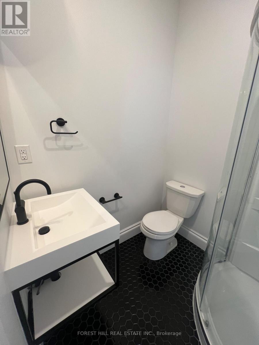 8 Essa Road, Barrie (Allandale Centre), Ontario  L4N 3K3 - Photo 11 - S12579470