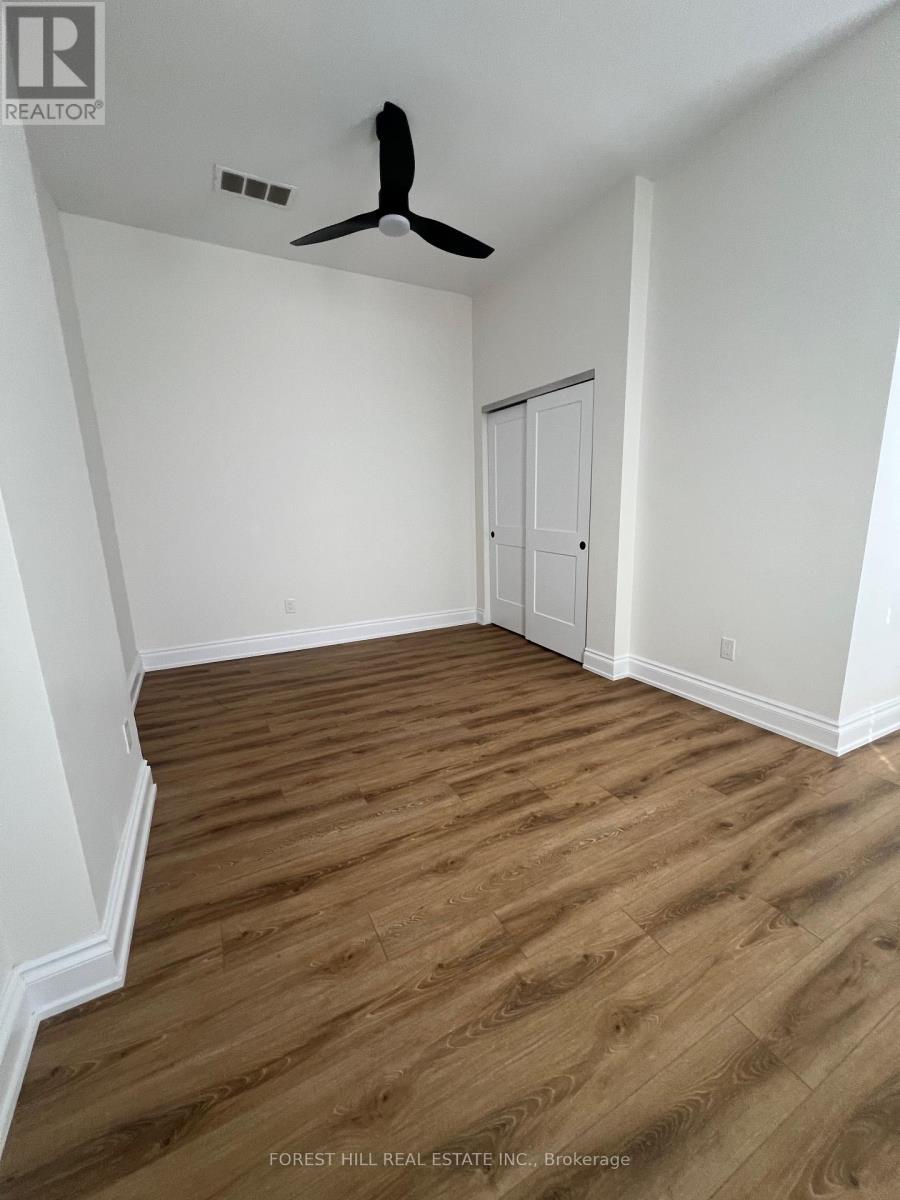 8 Essa Road, Barrie (Allandale Centre), Ontario  L4N 3K3 - Photo 6 - S12579470