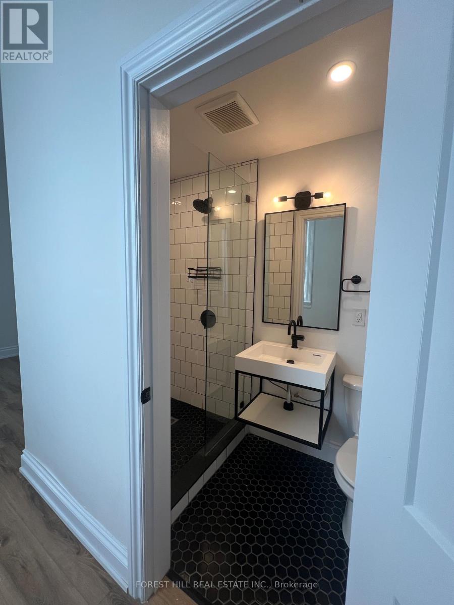 8 Essa Road, Barrie (Allandale Centre), Ontario  L4N 3K3 - Photo 8 - S12579470