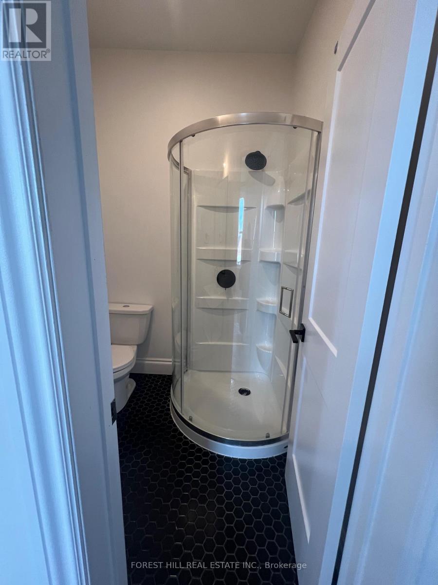 8 Essa Road, Barrie (Allandale Centre), Ontario  L4N 3K3 - Photo 9 - S12579470