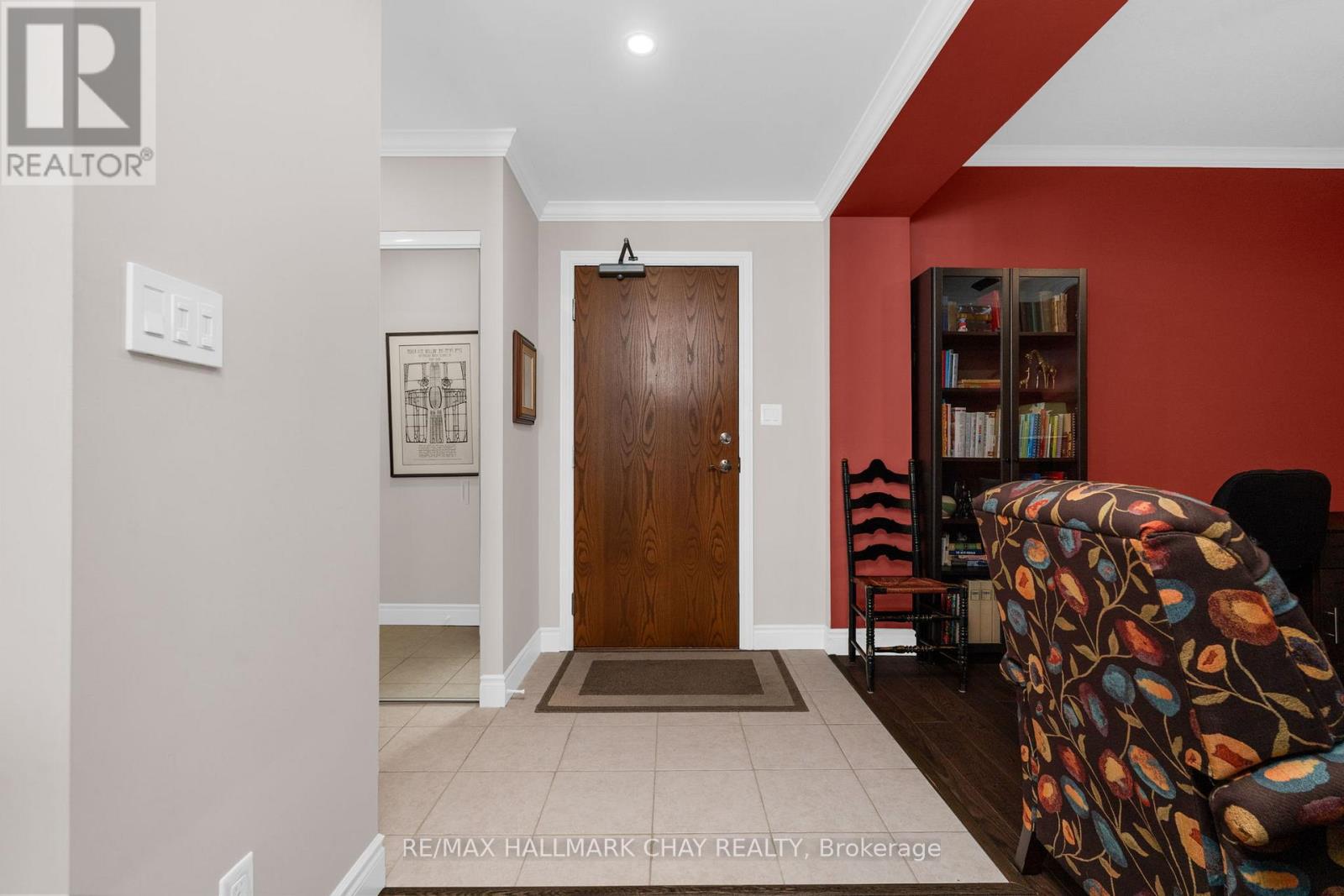 1504 - 37 Ellen Street, Barrie (Lakeshore), Ontario  L4N 6G2 - Photo 4 - S12579472