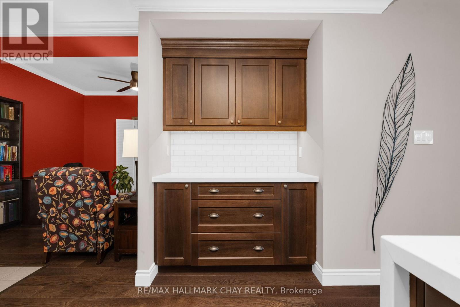 1504 - 37 Ellen Street, Barrie (Lakeshore), Ontario  L4N 6G2 - Photo 6 - S12579472