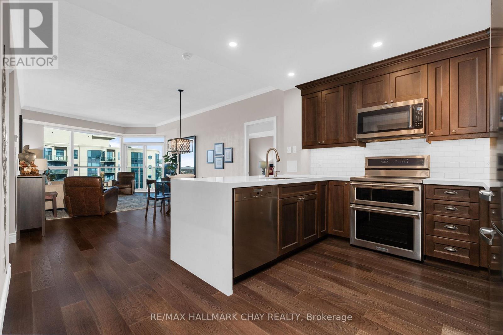 1504 - 37 Ellen Street, Barrie (Lakeshore), Ontario  L4N 6G2 - Photo 8 - S12579472