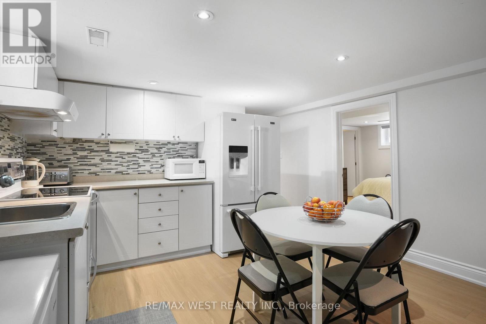 25 Silvercrest Avenue, Toronto, Ontario  M8W 2S3 - Photo 16 - W12462471