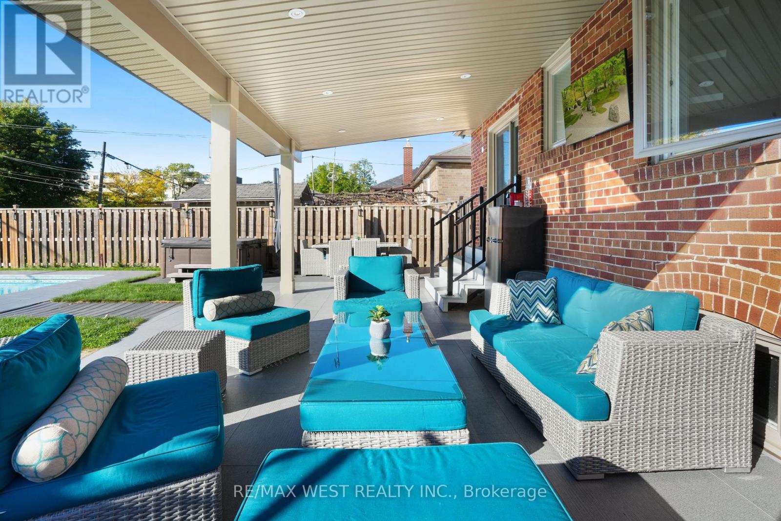 25 Silvercrest Avenue, Toronto, Ontario  M8W 2S3 - Photo 23 - W12462471