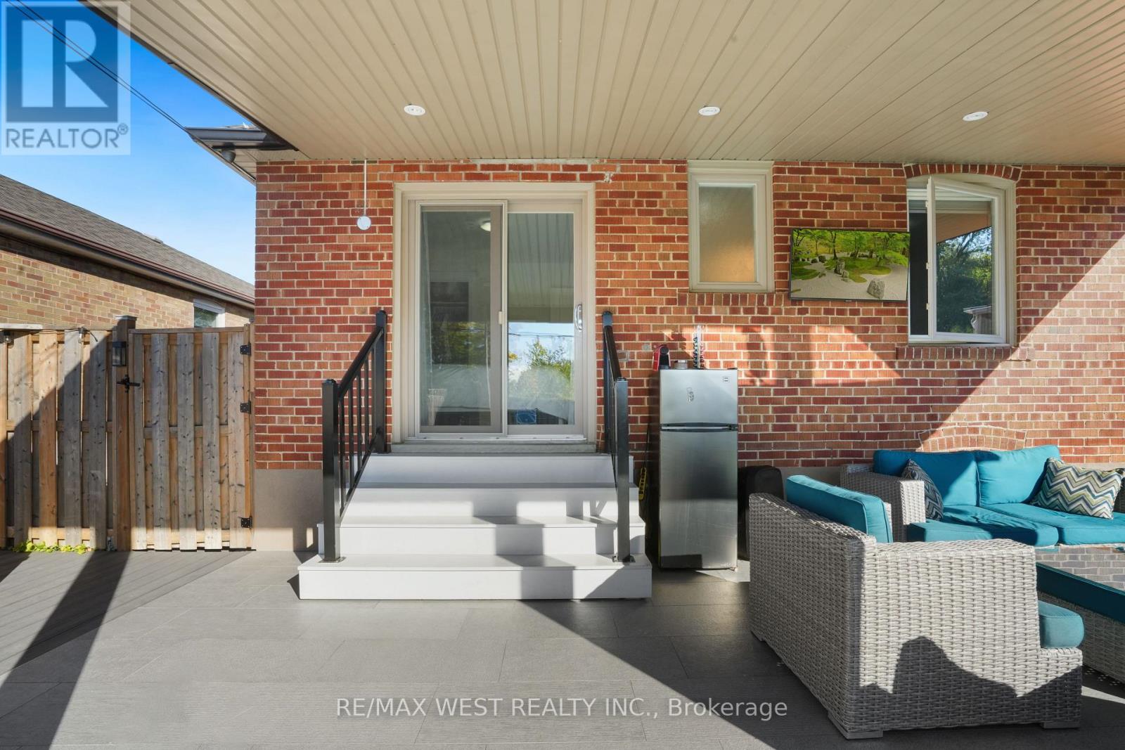 25 Silvercrest Avenue, Toronto, Ontario  M8W 2S3 - Photo 25 - W12462471