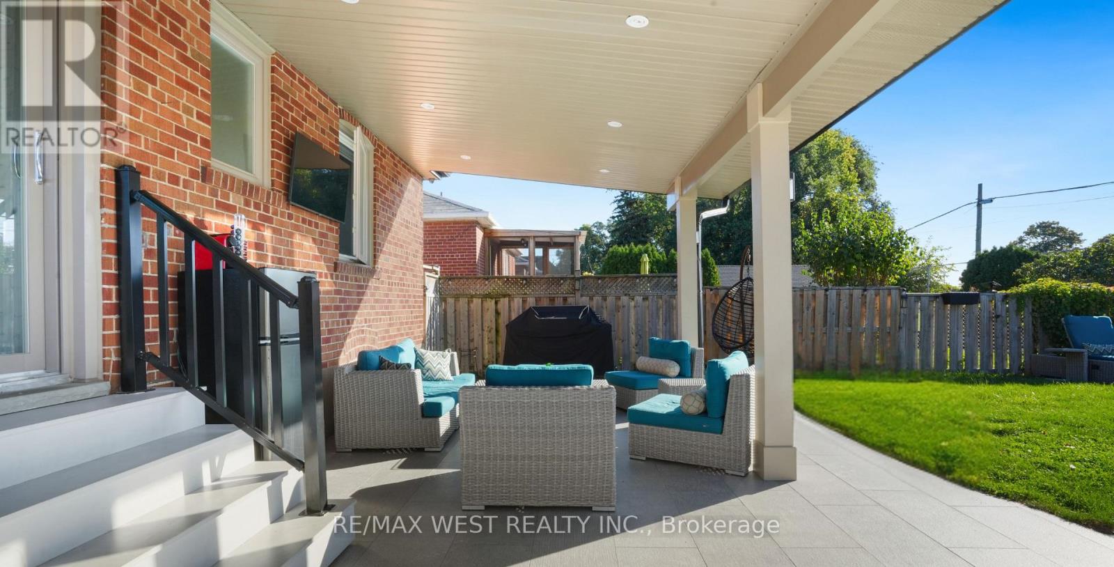 25 Silvercrest Avenue, Toronto, Ontario  M8W 2S3 - Photo 22 - W12462471