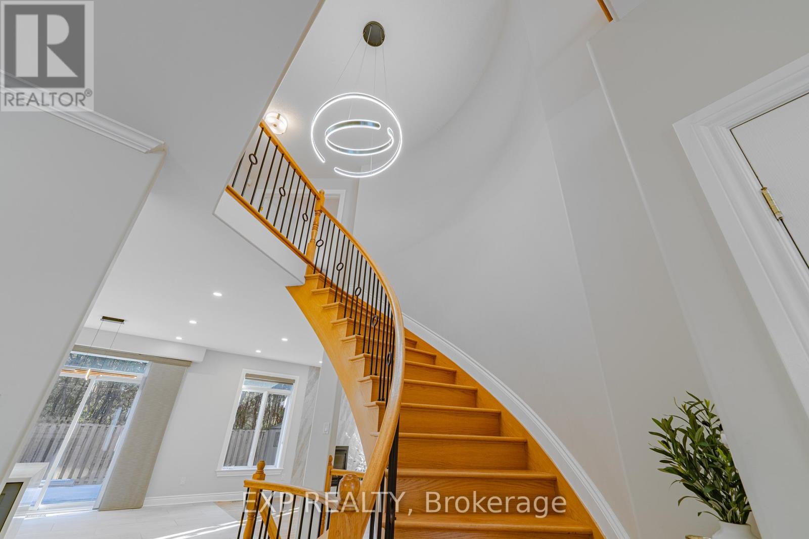 11 Wellsmere Court, Ottawa, Ontario  K2E 8C2 - Photo 7 - X12579676