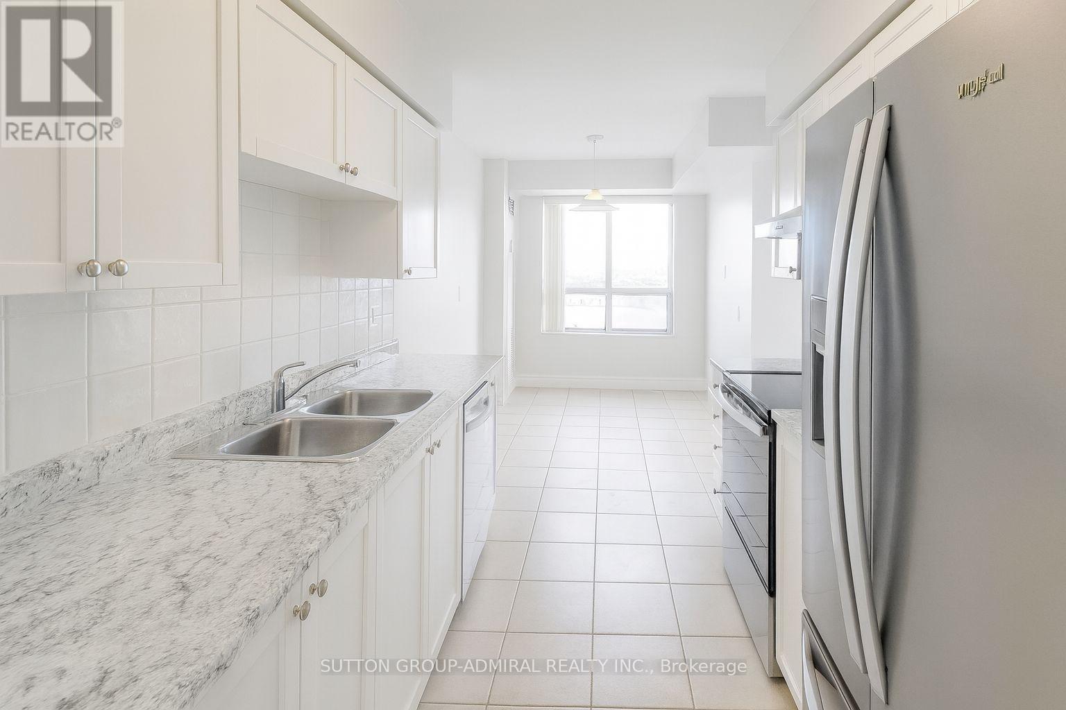 1525 - 25 Kingsbridge Garden Circle, Mississauga, Ontario  L5R 4B1 - Photo 10 - W12579464