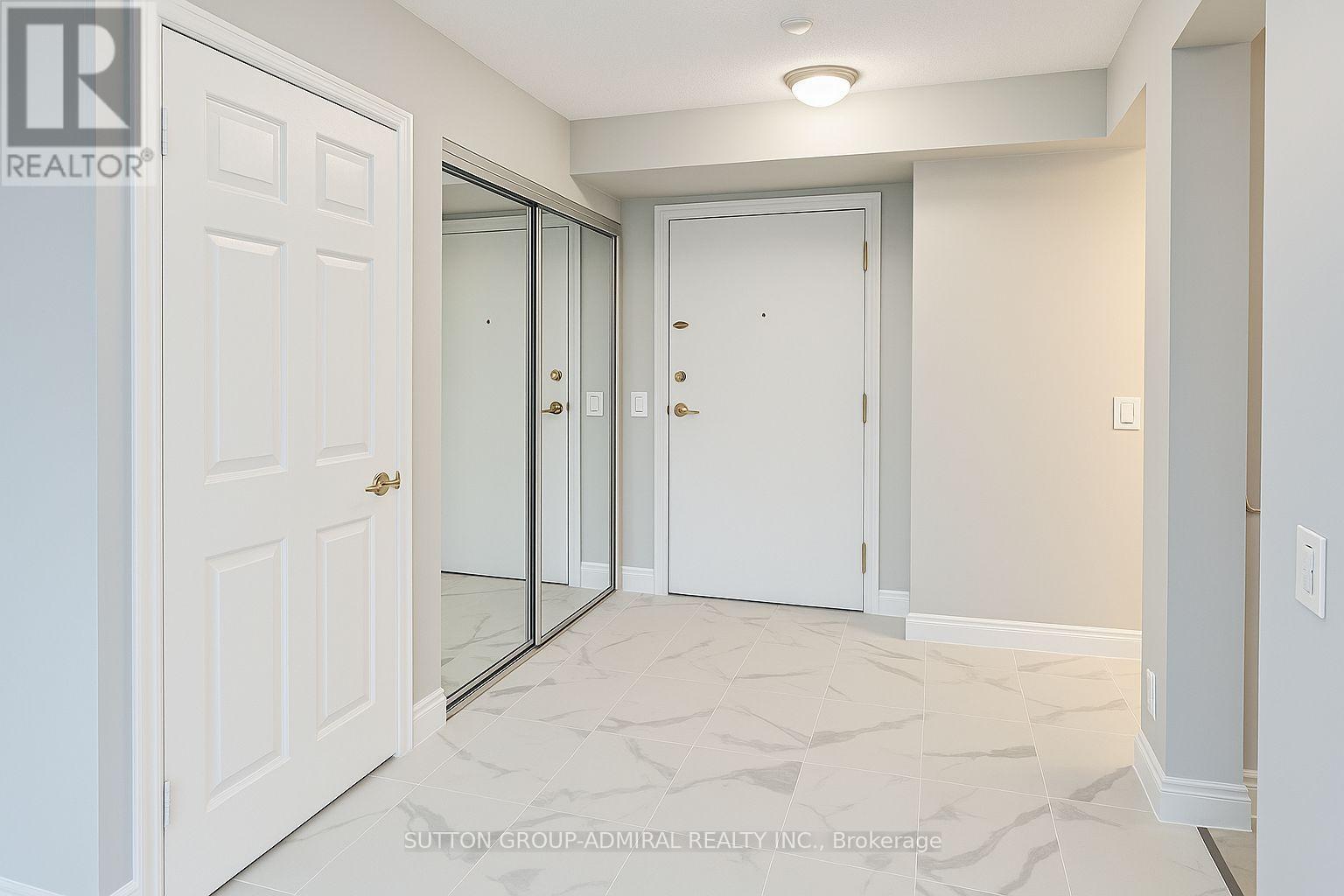 1525 - 25 Kingsbridge Garden Circle, Mississauga, Ontario  L5R 4B1 - Photo 2 - W12579464