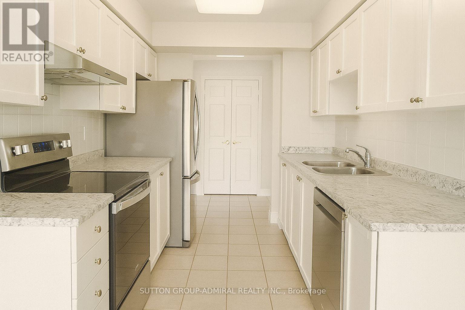 1525 - 25 Kingsbridge Garden Circle, Mississauga, Ontario  L5R 4B1 - Photo 9 - W12579464