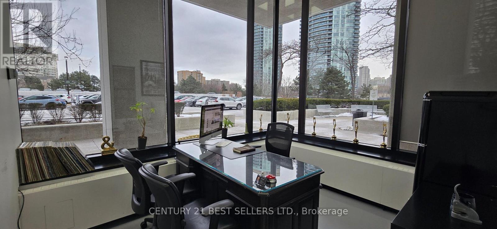 4 Robert Speck Parkway, Mississauga, Ontario  L4Z 1S1 - Photo 2 - W12579484