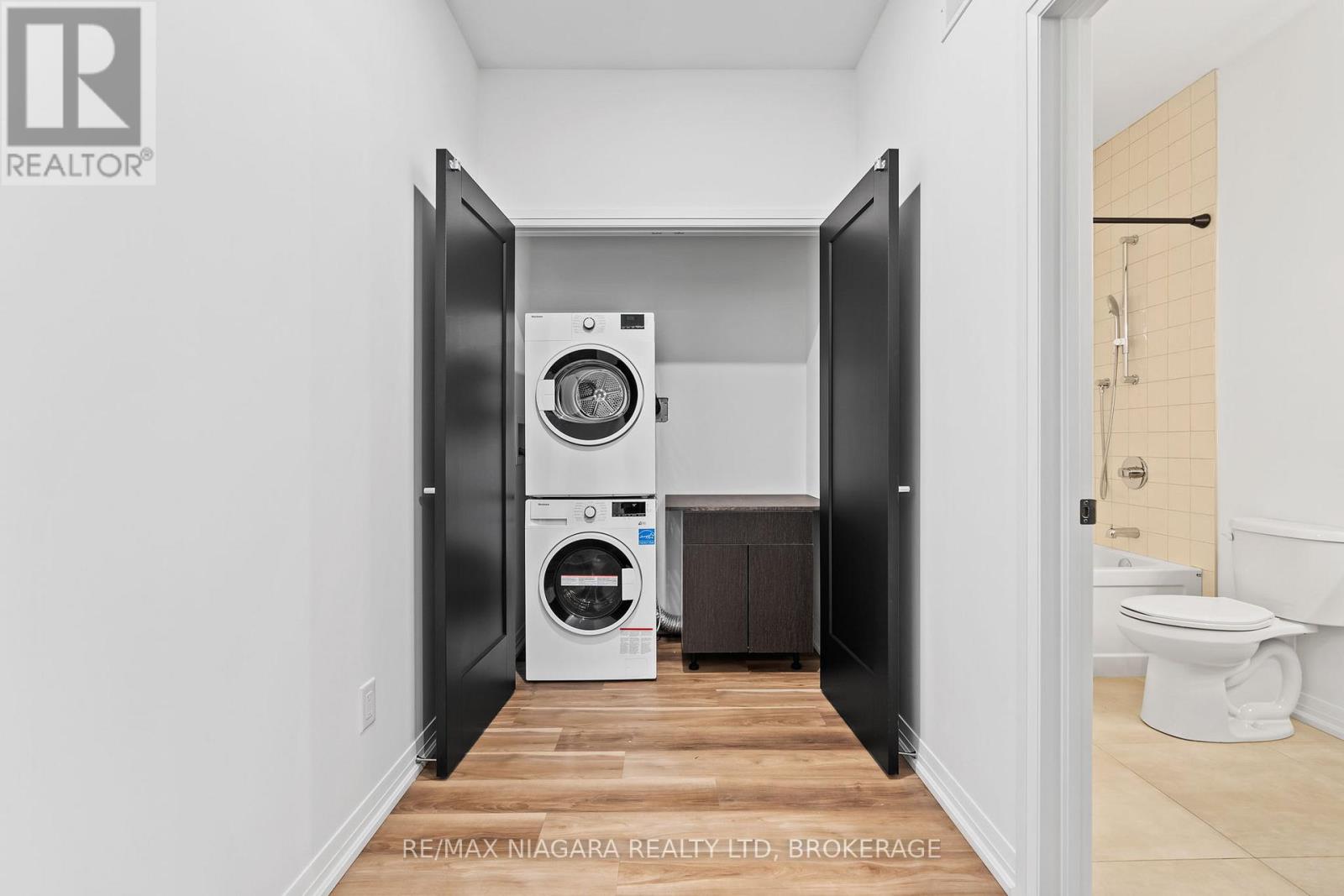 11 - 300 Richmond Street, Thorold (Confederation Heights), Ontario  L2V 0L6 - Photo 12 - X12579606