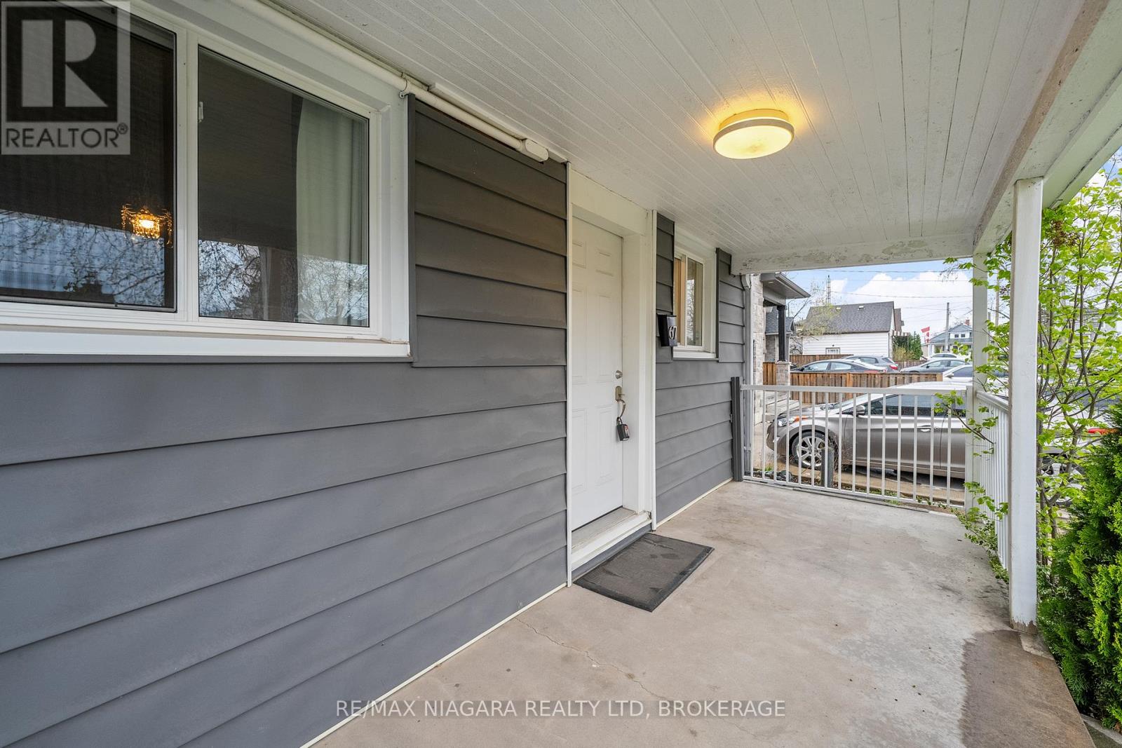 67 West Street N, Thorold, Ontario  L2V 2S4 - Photo 3 - X12579734