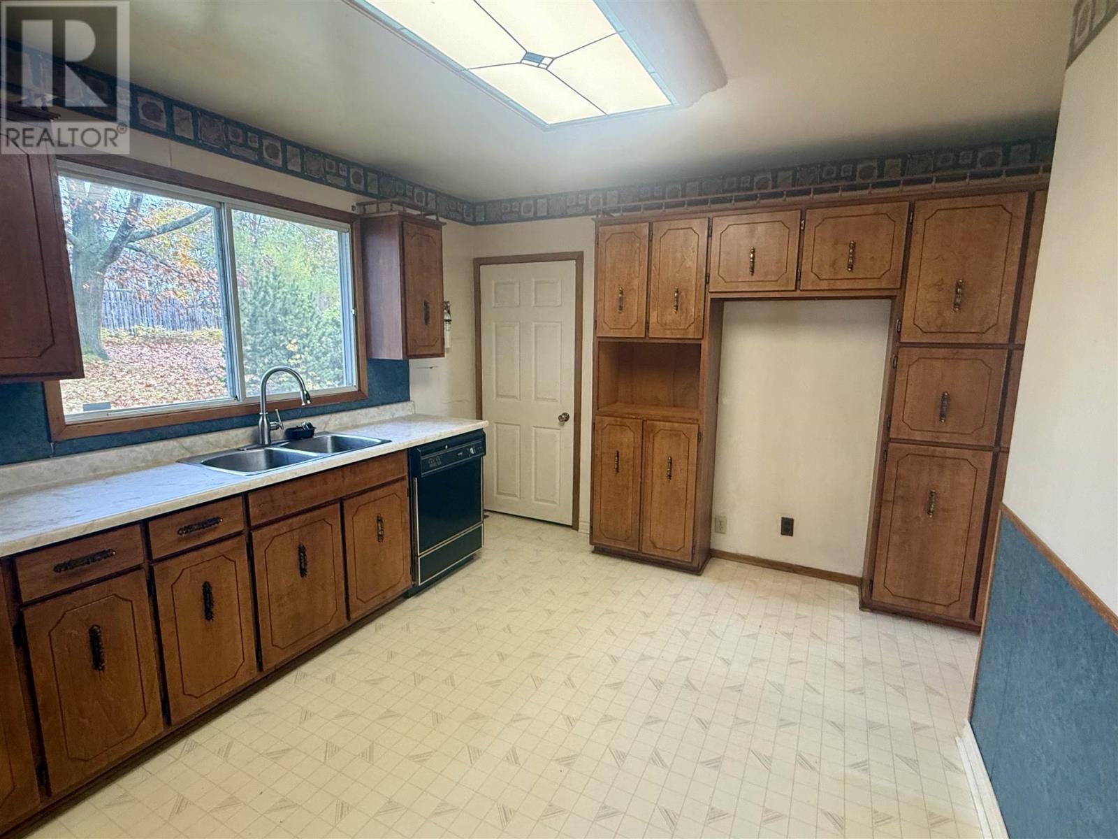 21 Bracken Pl, Elliot Lake, Ontario P5A 1L5 - Photo 21 - SM253221