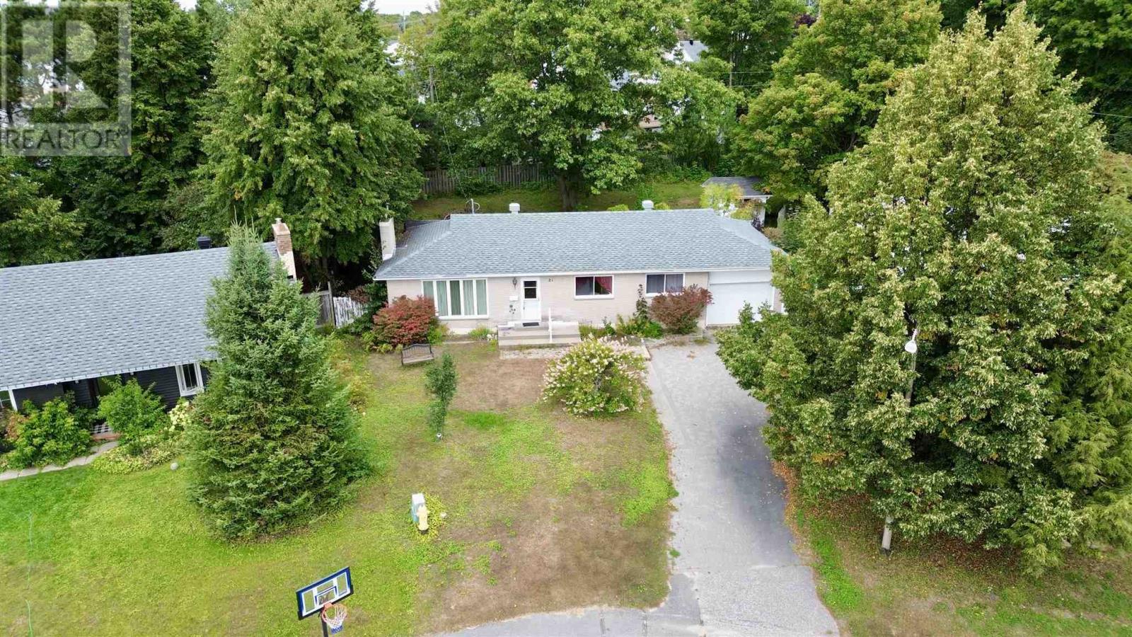 21 Bracken Pl, Elliot Lake, Ontario P5A 1L5 - Photo 4 - SM253221