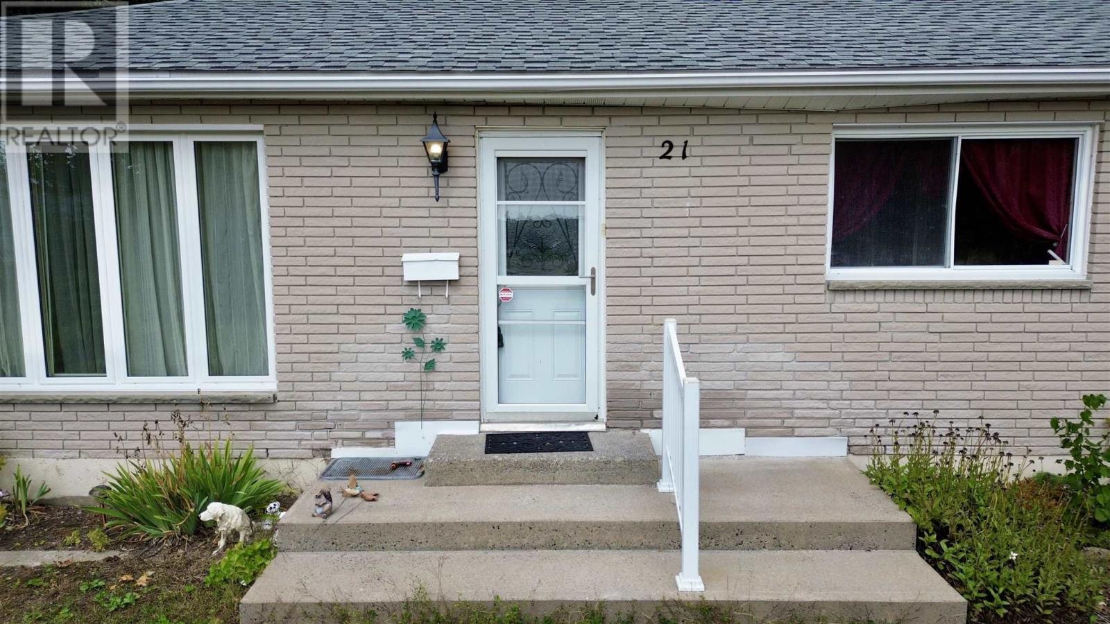 21 Bracken Pl, Elliot Lake, Ontario P5A 1L5 - Photo 5 - SM253221