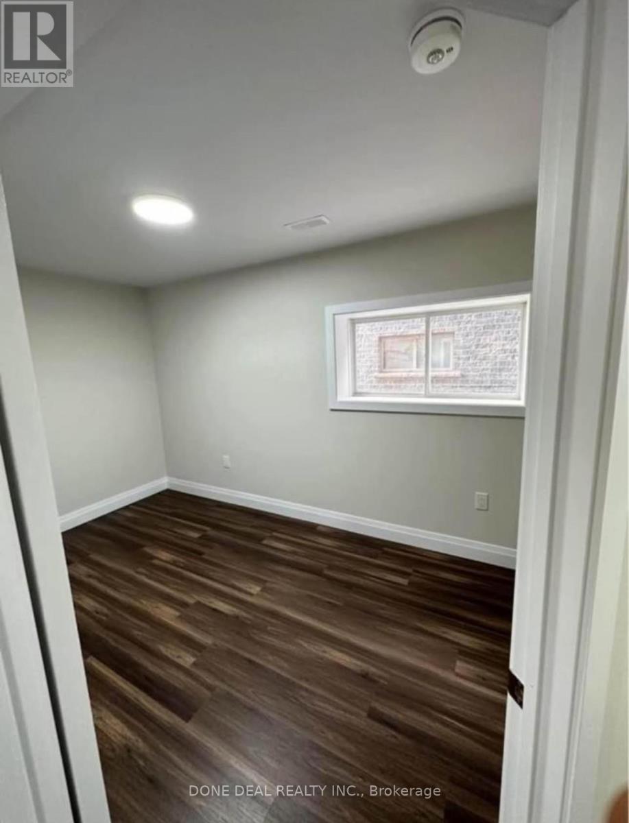 115 Pondcliffe Drive, Kitchener, Ontario  N2R 1M2 - Photo 11 - X12579504