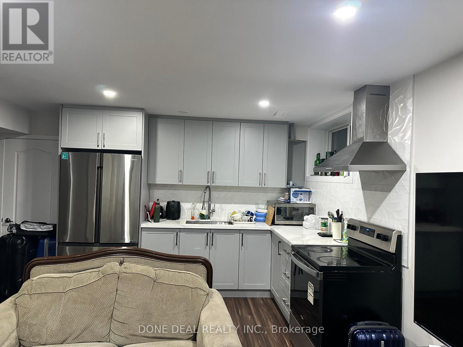 115 Pondcliffe Drive, Kitchener, Ontario  N2R 1M2 - Photo 6 - X12579504