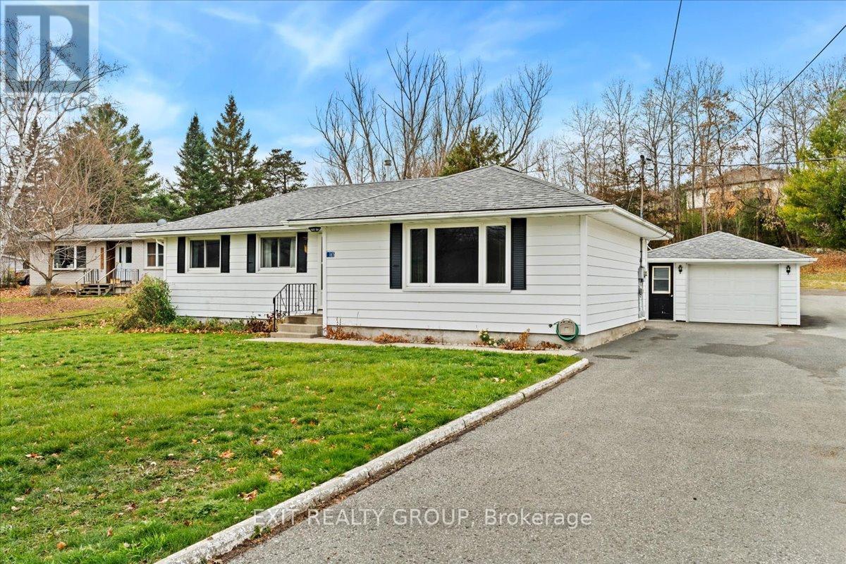 165 North Trent Street, Quinte West, Ontario K0K 2C0 - Photo 1 - X12579550