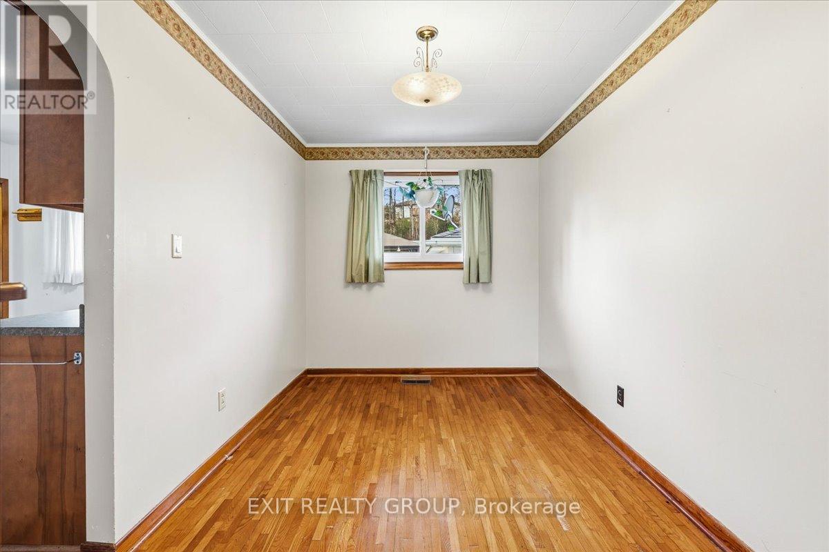 165 North Trent Street, Quinte West, Ontario K0K 2C0 - Photo 10 - X12579550