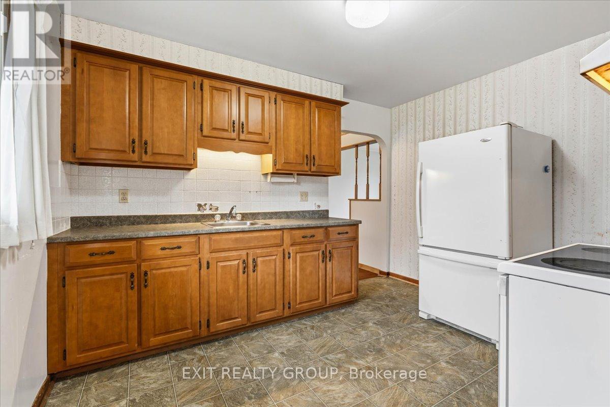 165 North Trent Street, Quinte West, Ontario K0K 2C0 - Photo 12 - X12579550