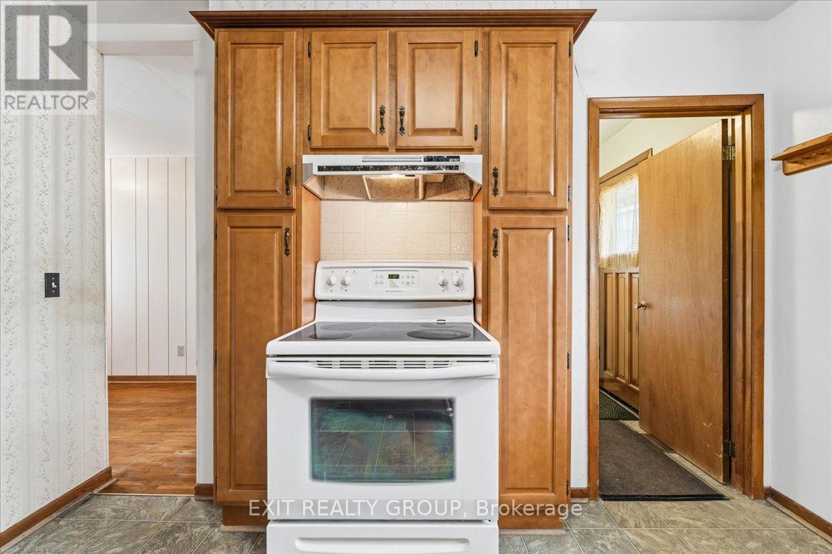 165 North Trent Street, Quinte West, Ontario K0K 2C0 - Photo 14 - X12579550