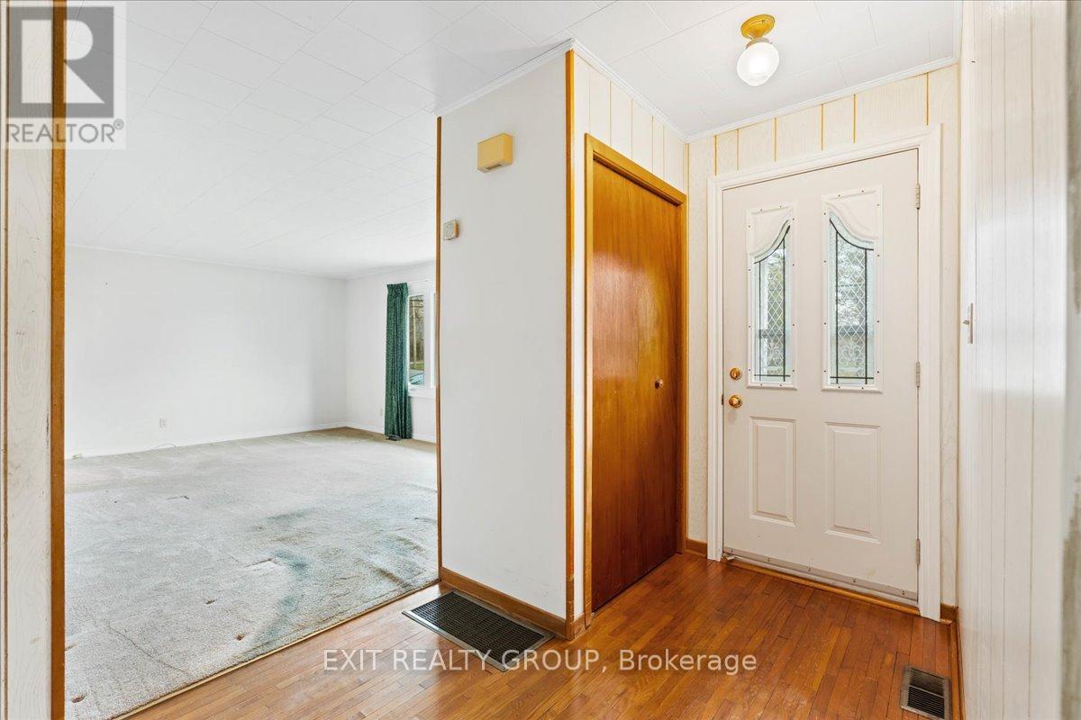 165 North Trent Street, Quinte West, Ontario K0K 2C0 - Photo 5 - X12579550