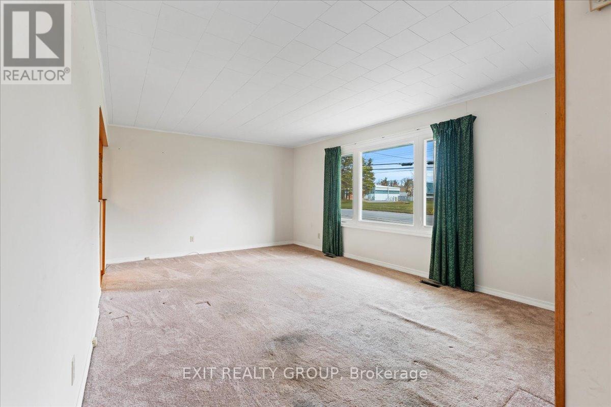 165 North Trent Street, Quinte West, Ontario K0K 2C0 - Photo 6 - X12579550