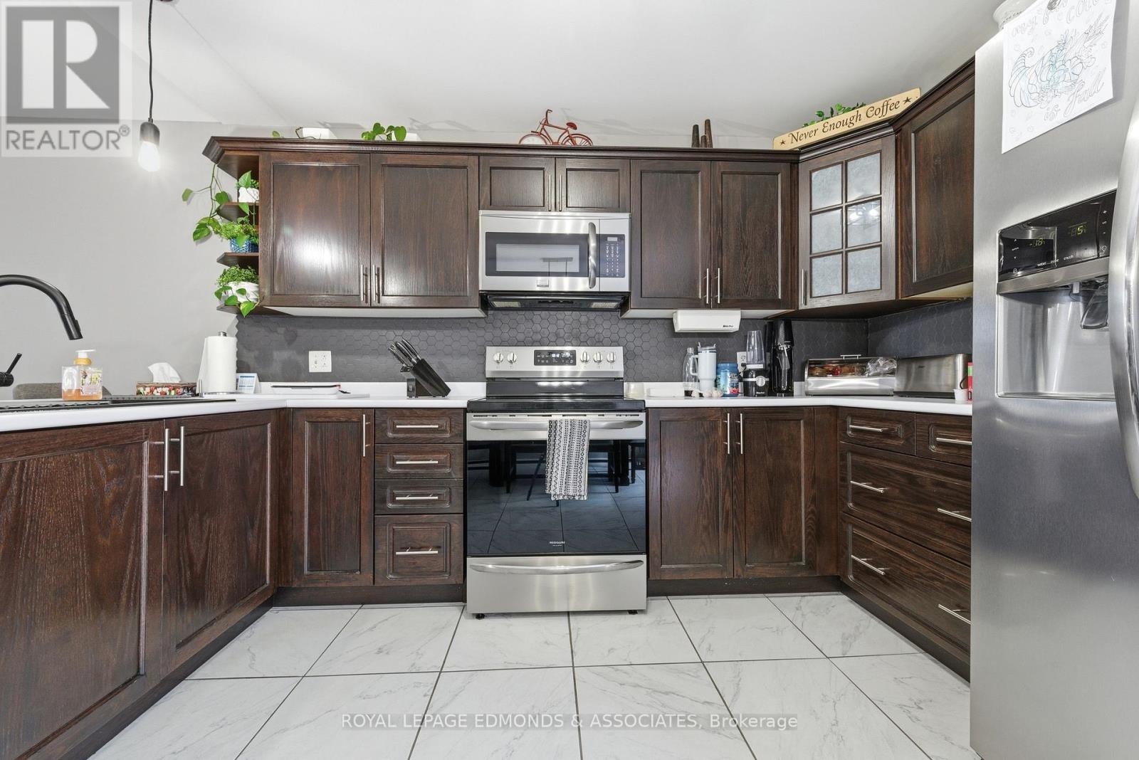 655 Fairview Avenue S, Laurentian Valley, Ontario  K8A 8N4 - Photo 12 - X12579700