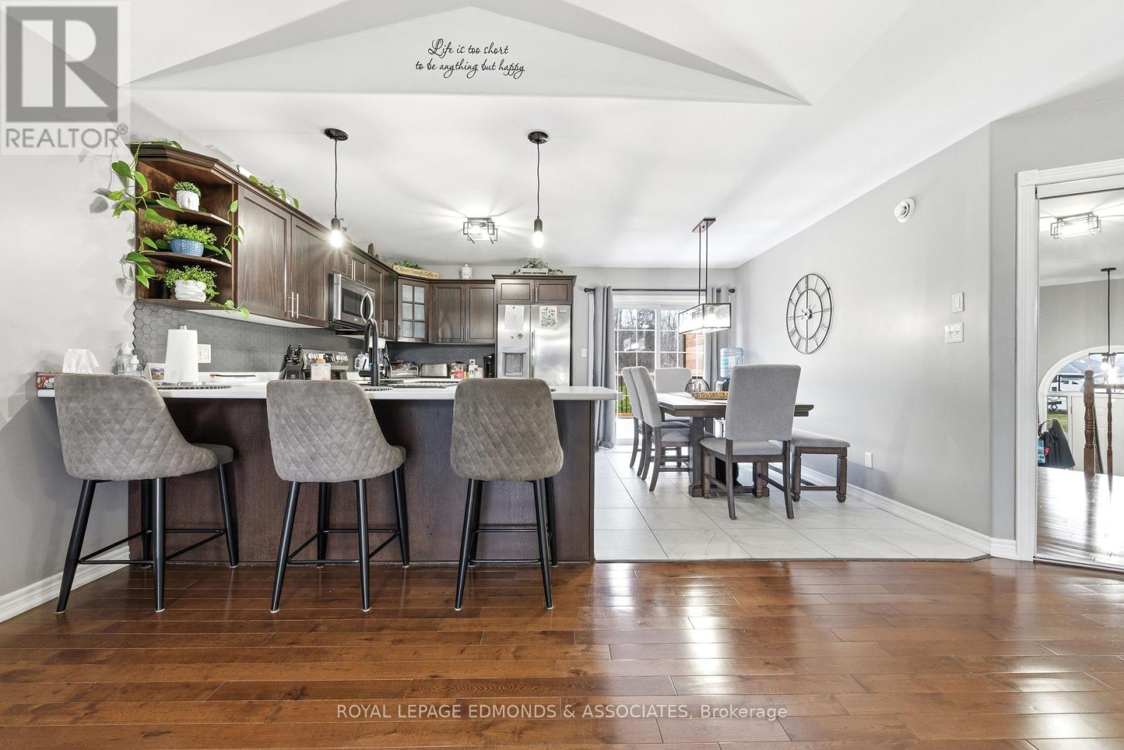 655 Fairview Avenue S, Laurentian Valley, Ontario  K8A 8N4 - Photo 14 - X12579700