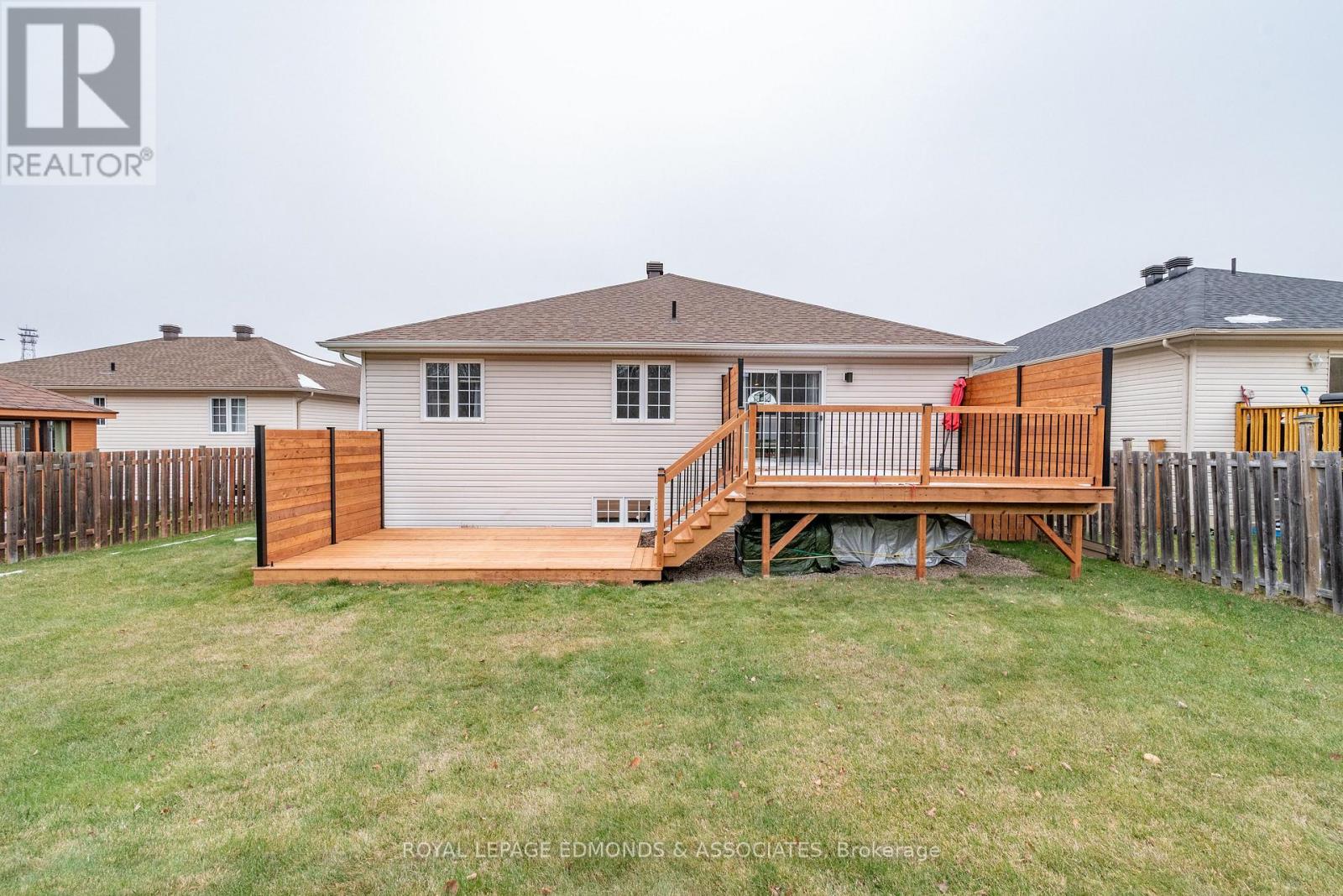 655 Fairview Avenue S, Laurentian Valley, Ontario  K8A 8N4 - Photo 28 - X12579700