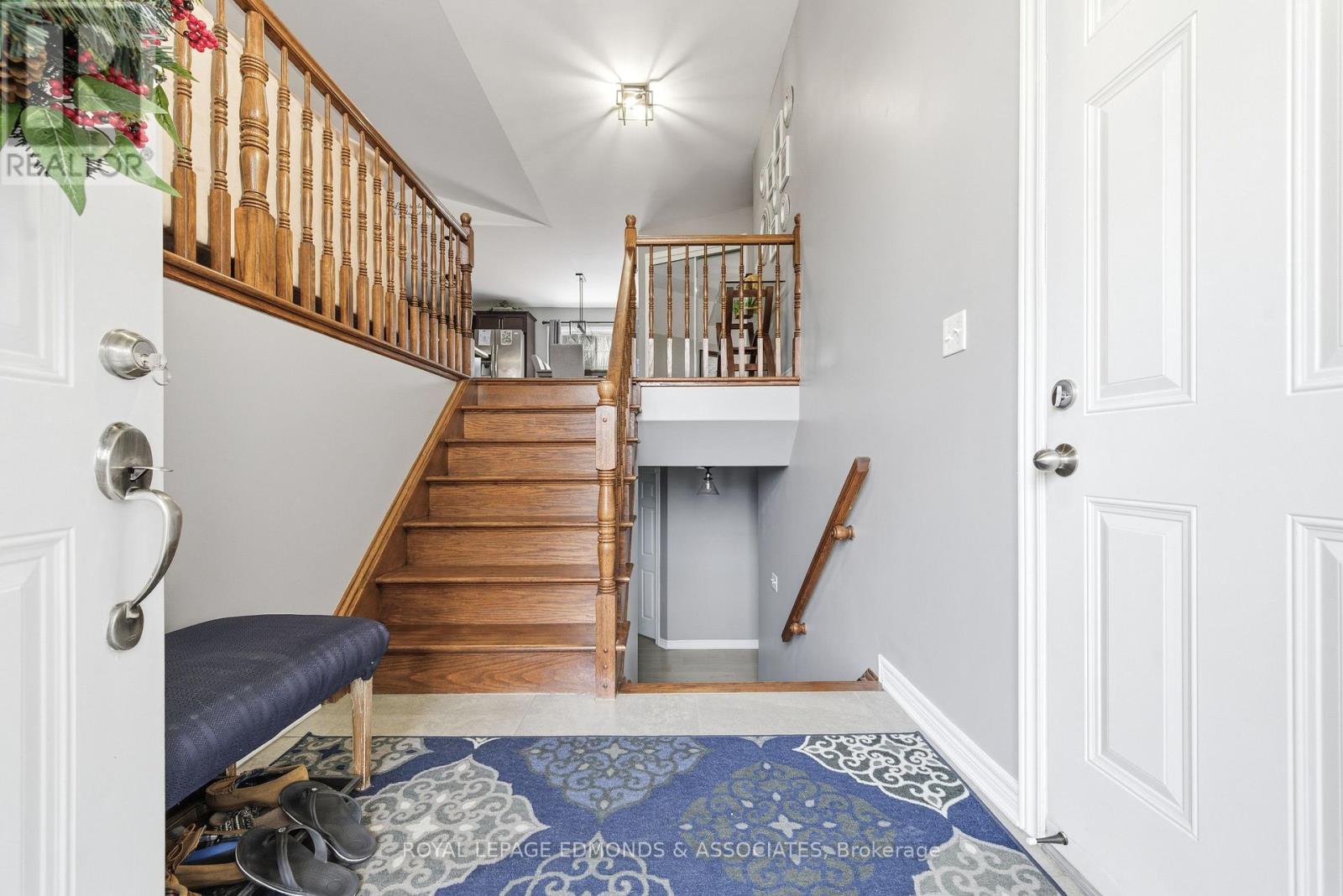 655 Fairview Avenue S, Laurentian Valley, Ontario  K8A 8N4 - Photo 4 - X12579700