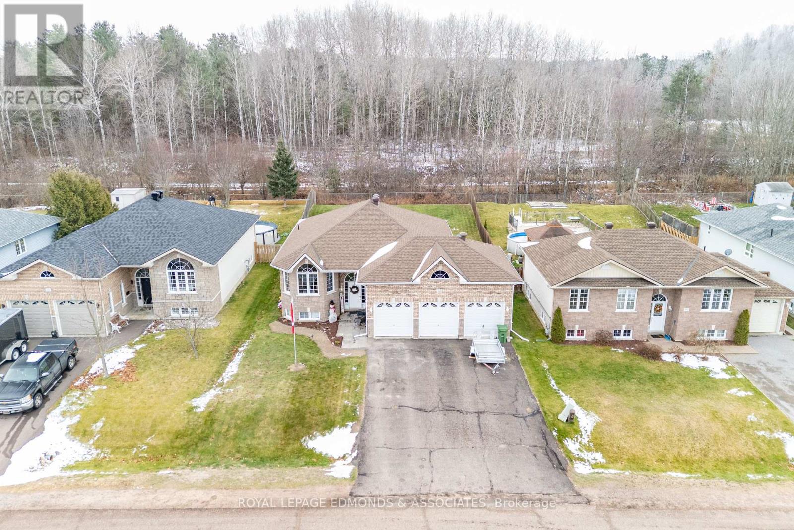 655 Fairview Avenue S, Laurentian Valley, Ontario  K8A 8N4 - Photo 46 - X12579700