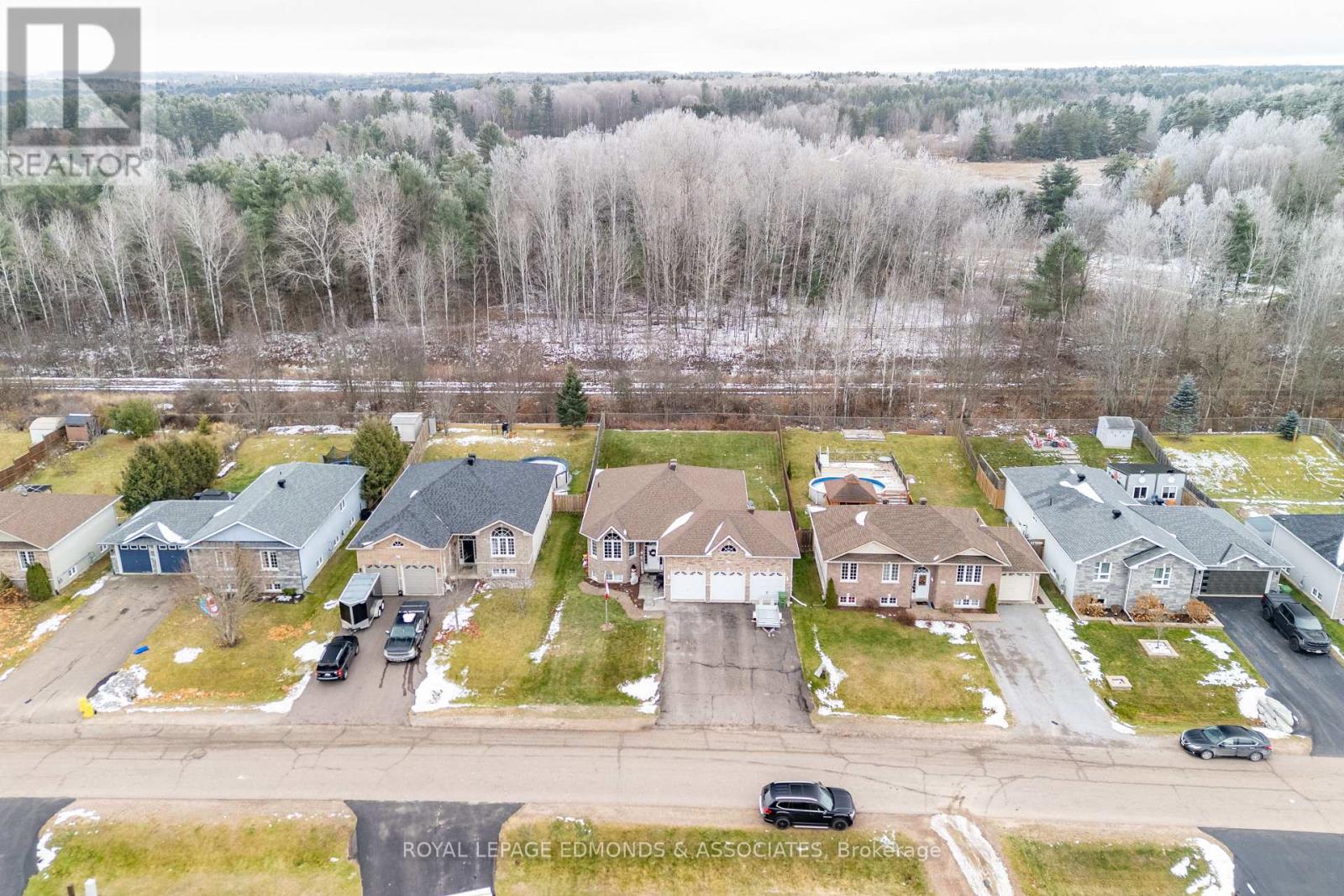 655 Fairview Avenue S, Laurentian Valley, Ontario  K8A 8N4 - Photo 47 - X12579700