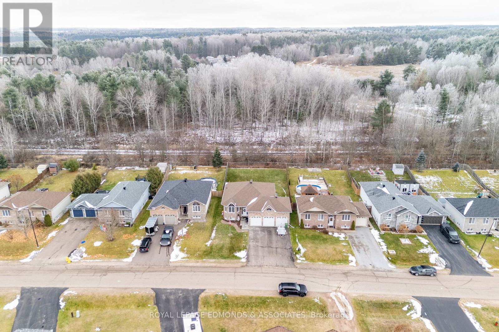 655 Fairview Avenue S, Laurentian Valley, Ontario  K8A 8N4 - Photo 48 - X12579700