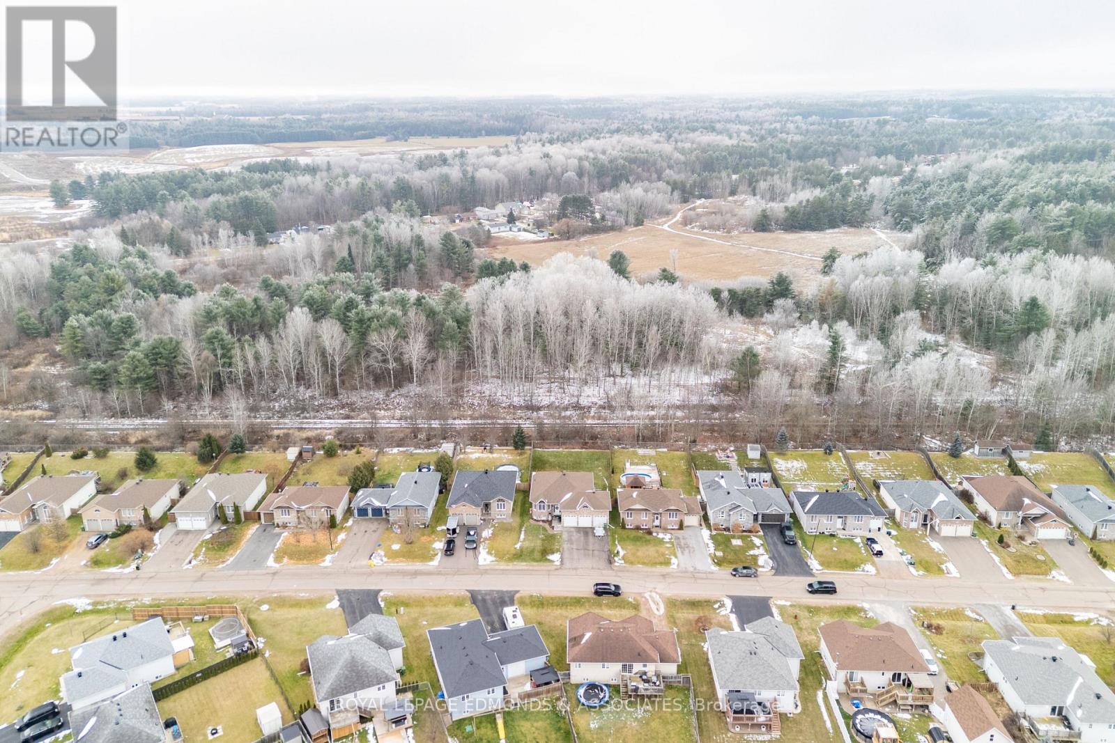 655 Fairview Avenue S, Laurentian Valley, Ontario  K8A 8N4 - Photo 49 - X12579700